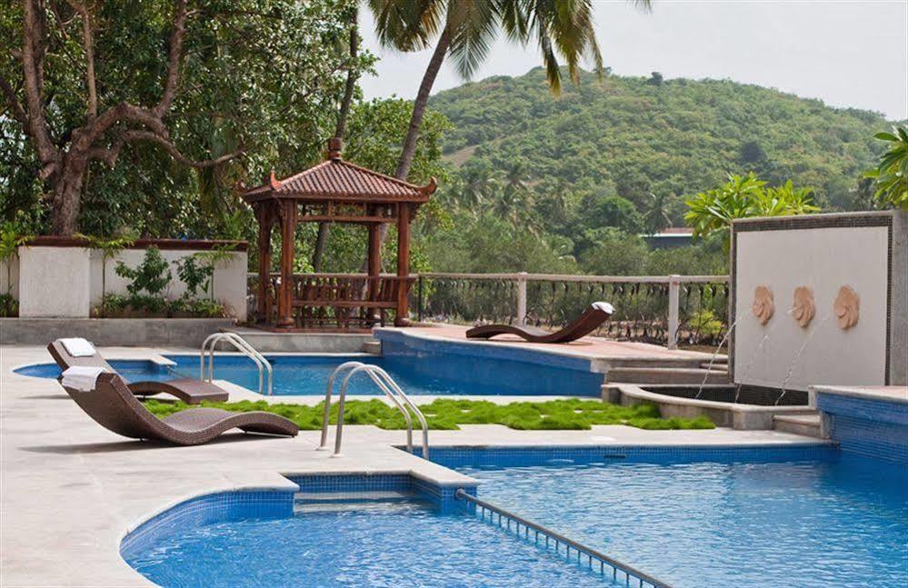 White Pearl Suites Arpora Exterior photo